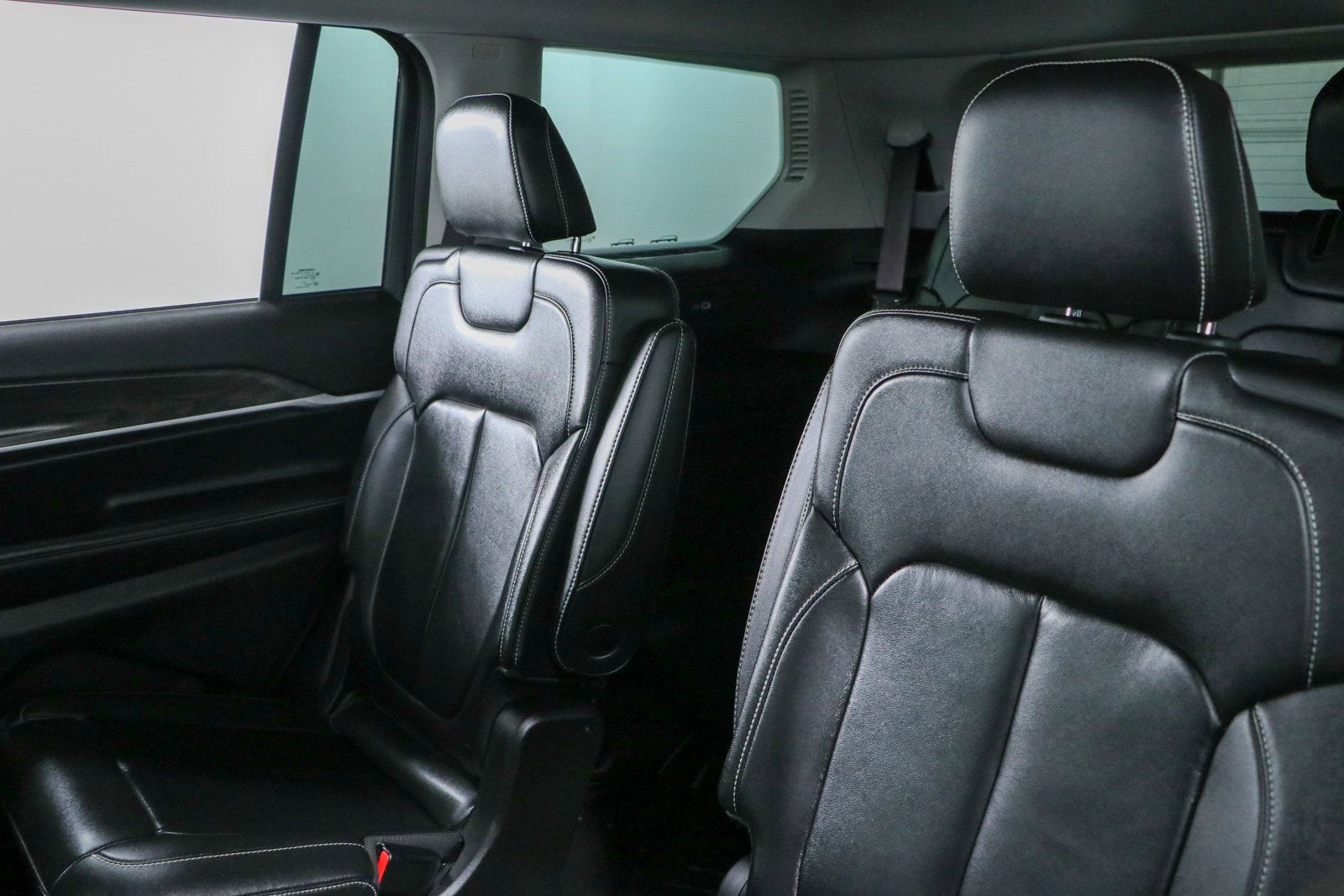 Used 2021 Jeep Grand Cherokee L Limited RWD image 24