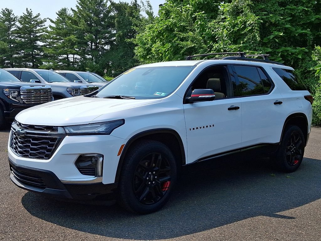 Used 2023 Chevrolet Traverse Premier w/ Redline Edition AWD/4WD image 3