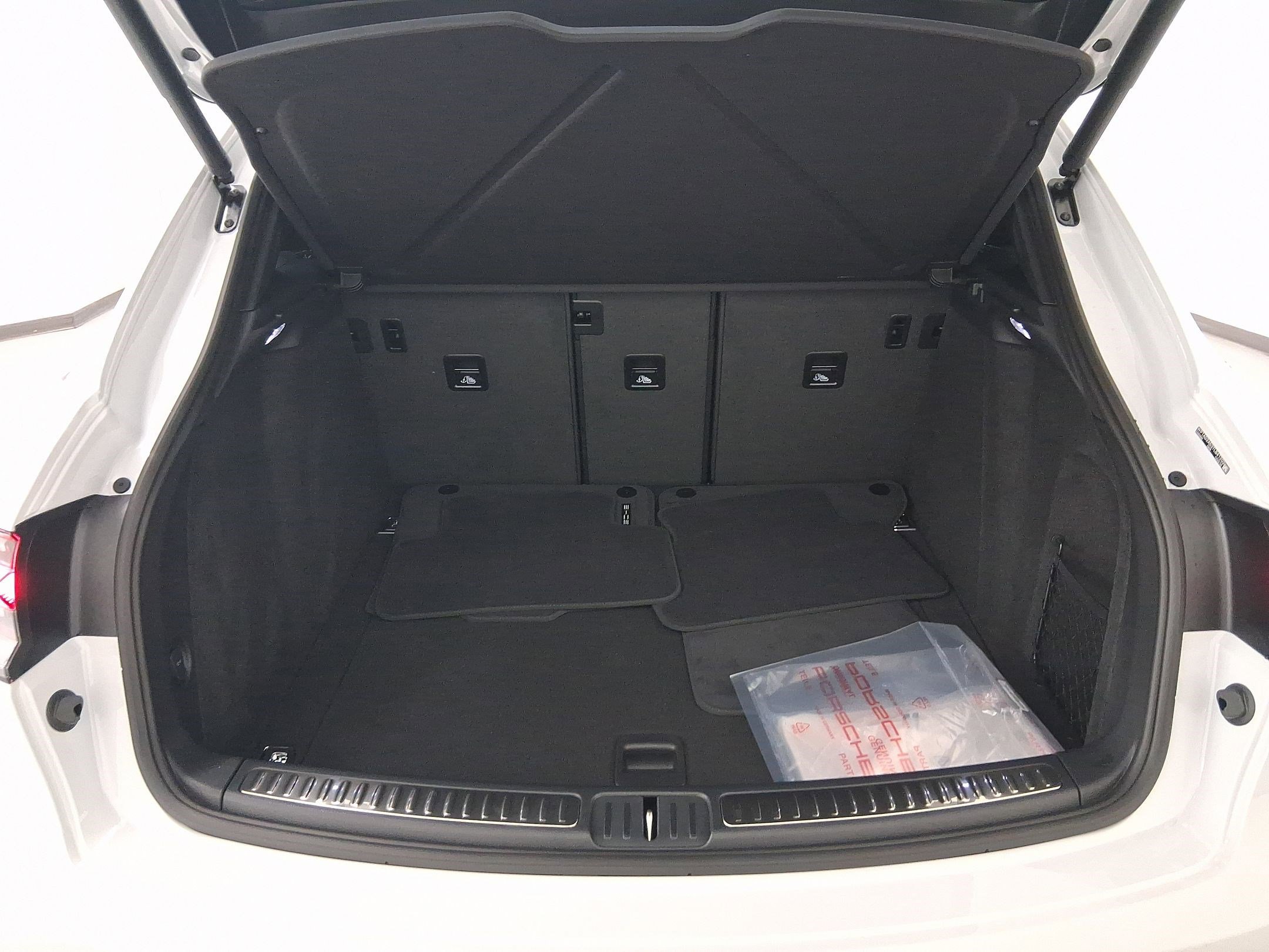 New 2026 Porsche Macan S image 33