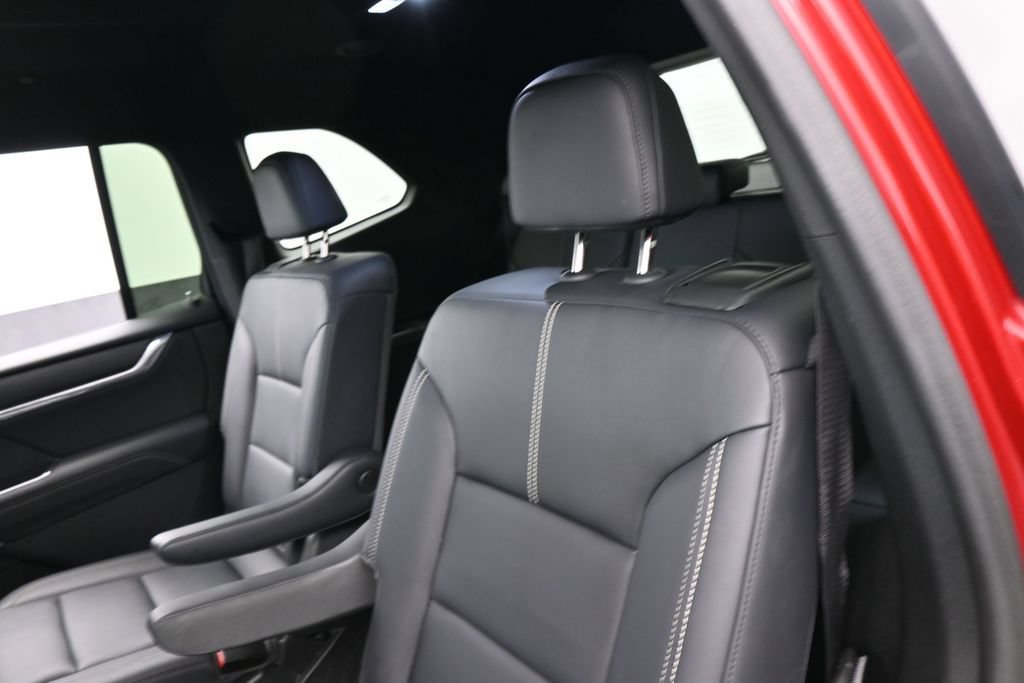 Used 2024 GMC Acadia Elevation w/ Luxury Package FWD image 36