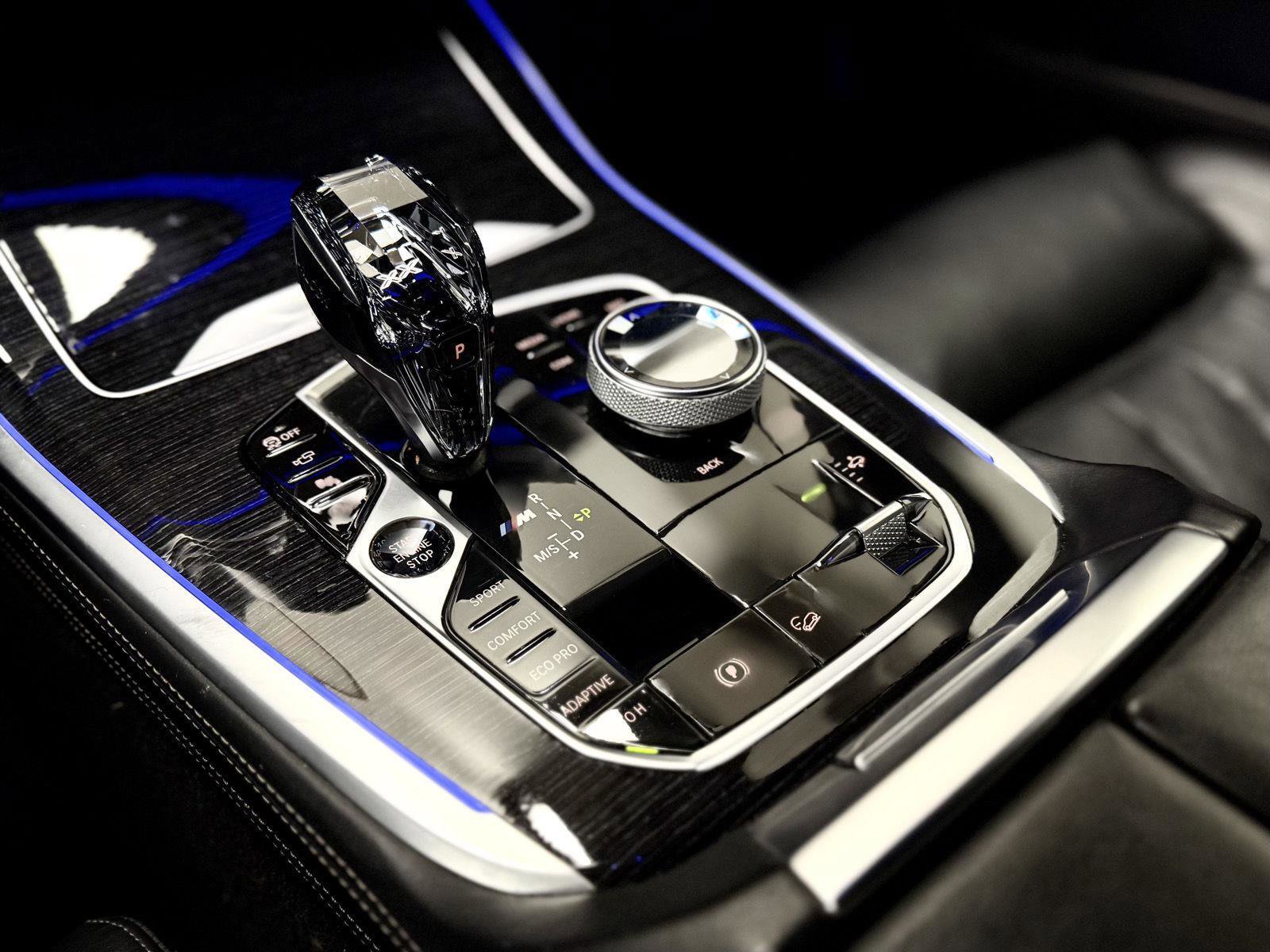 Used 2020 BMW X7 M50i w/ Dynamic Handling Package image 25