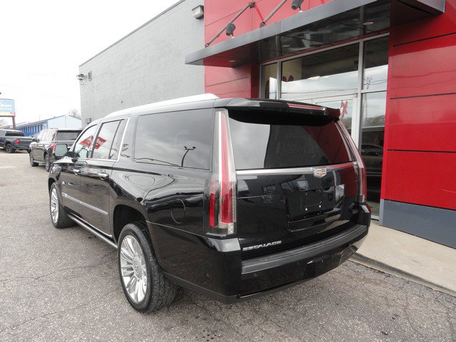 Used 2020 Cadillac Escalade ESV Platinum RWD image 6