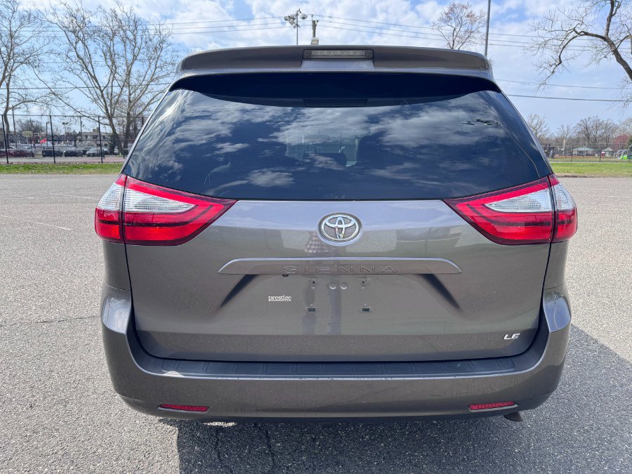 Used 2016 Toyota Sienna LE image 5
