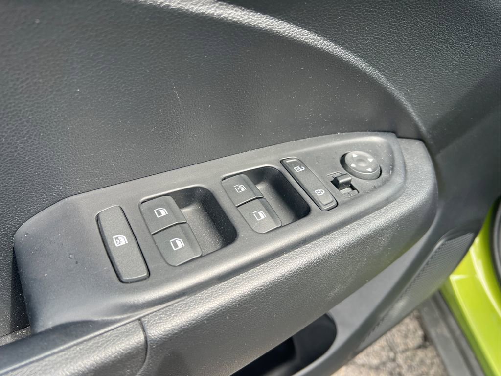 Certified 2023 Hyundai Venue SEL image 16