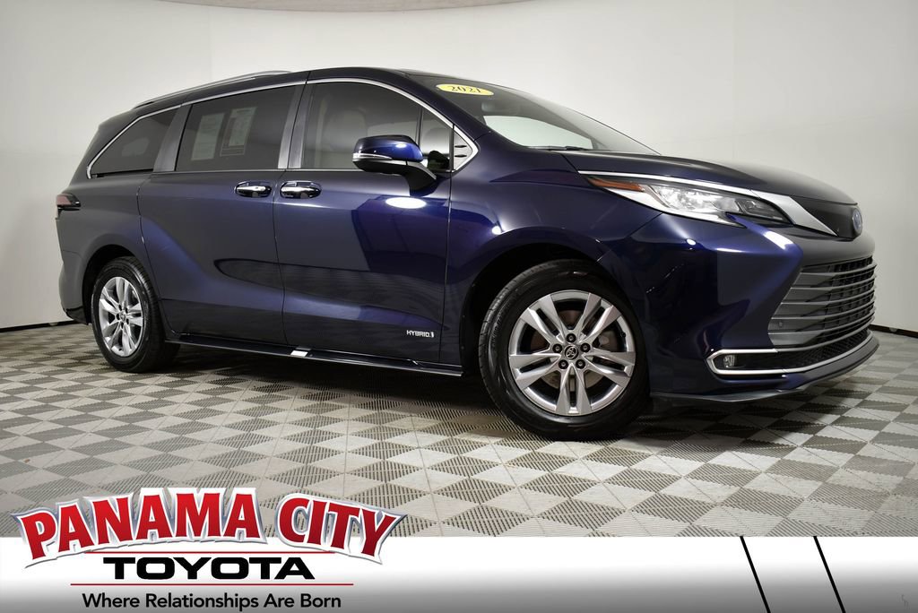 Used 2021 Toyota Sienna Limited image 1