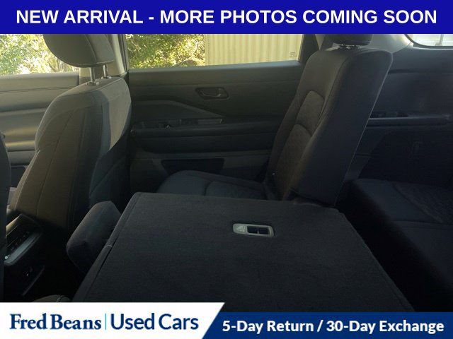 Used 2024 Nissan Pathfinder SV w/ Black Appearance Package AWD/4WD image 11
