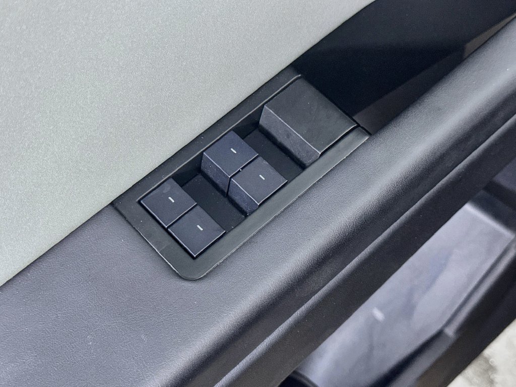 Used 2025 Tesla Cybertruck AWD Crew Cab image 22