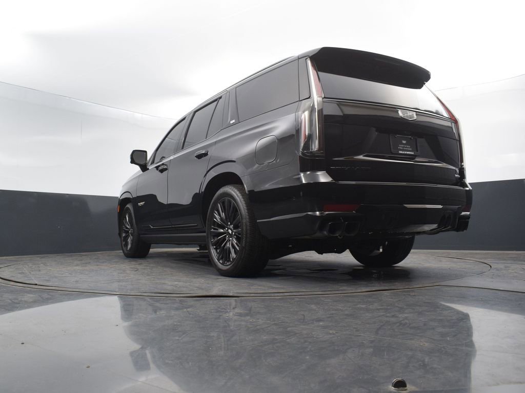 Used 2024 Cadillac Escalade V w/ LPO, ONYX Package image 60
