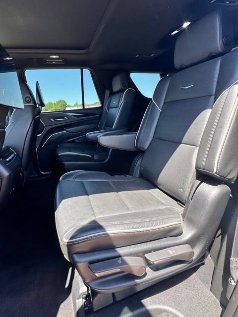 Used 2023 Cadillac Escalade Sport AWD/4WD image 11