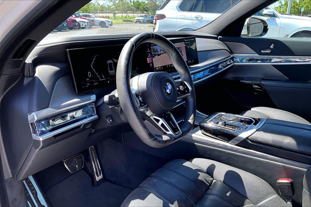 Used 2023 BMW 740i RWD image 12
