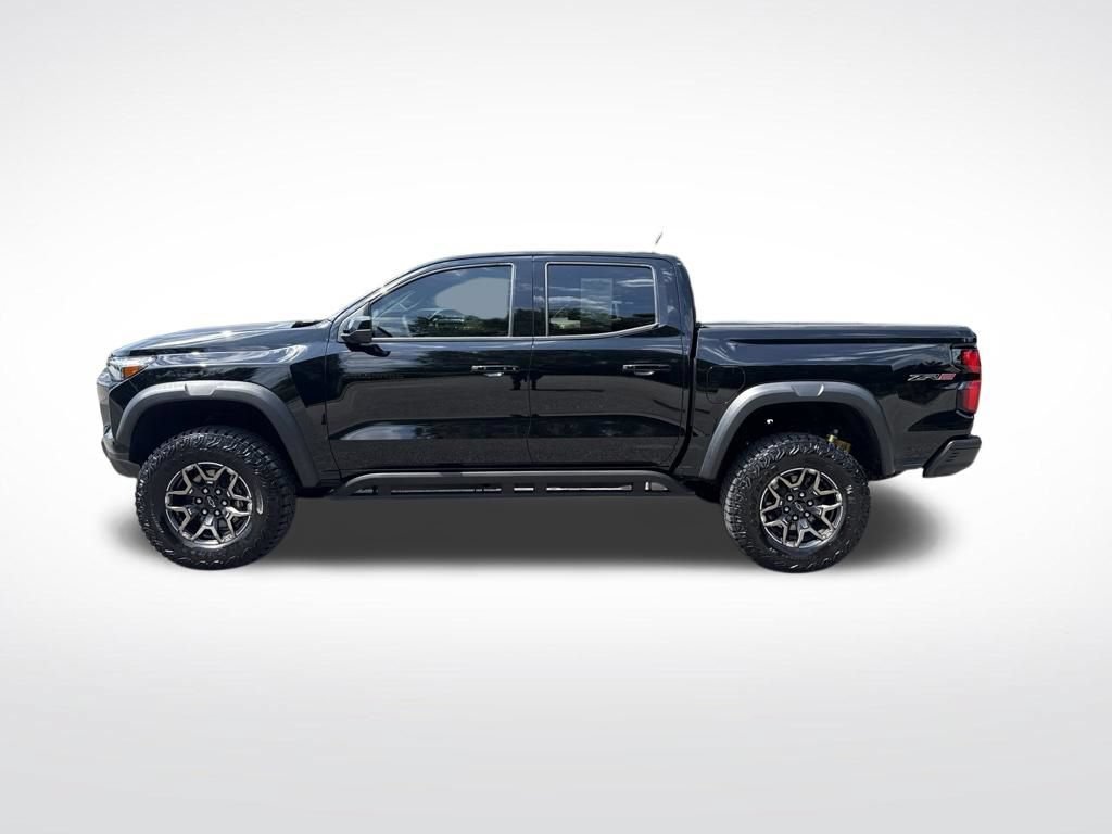 Used 2024 Chevrolet Colorado ZR2 AWD/4WD image 8