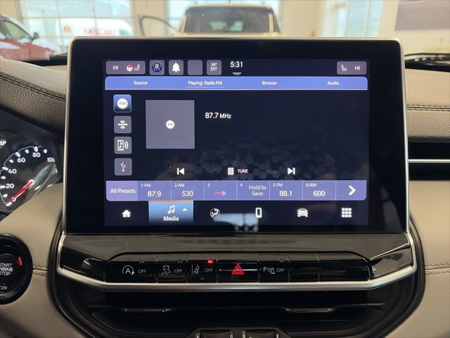 Used 2023 Jeep Compass Limited image 21