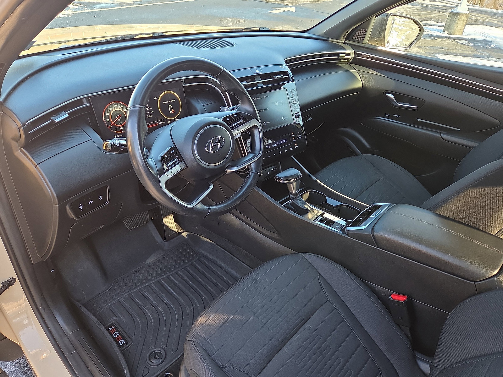 Used 2022 Hyundai Santa Cruz SEL Premium image 11