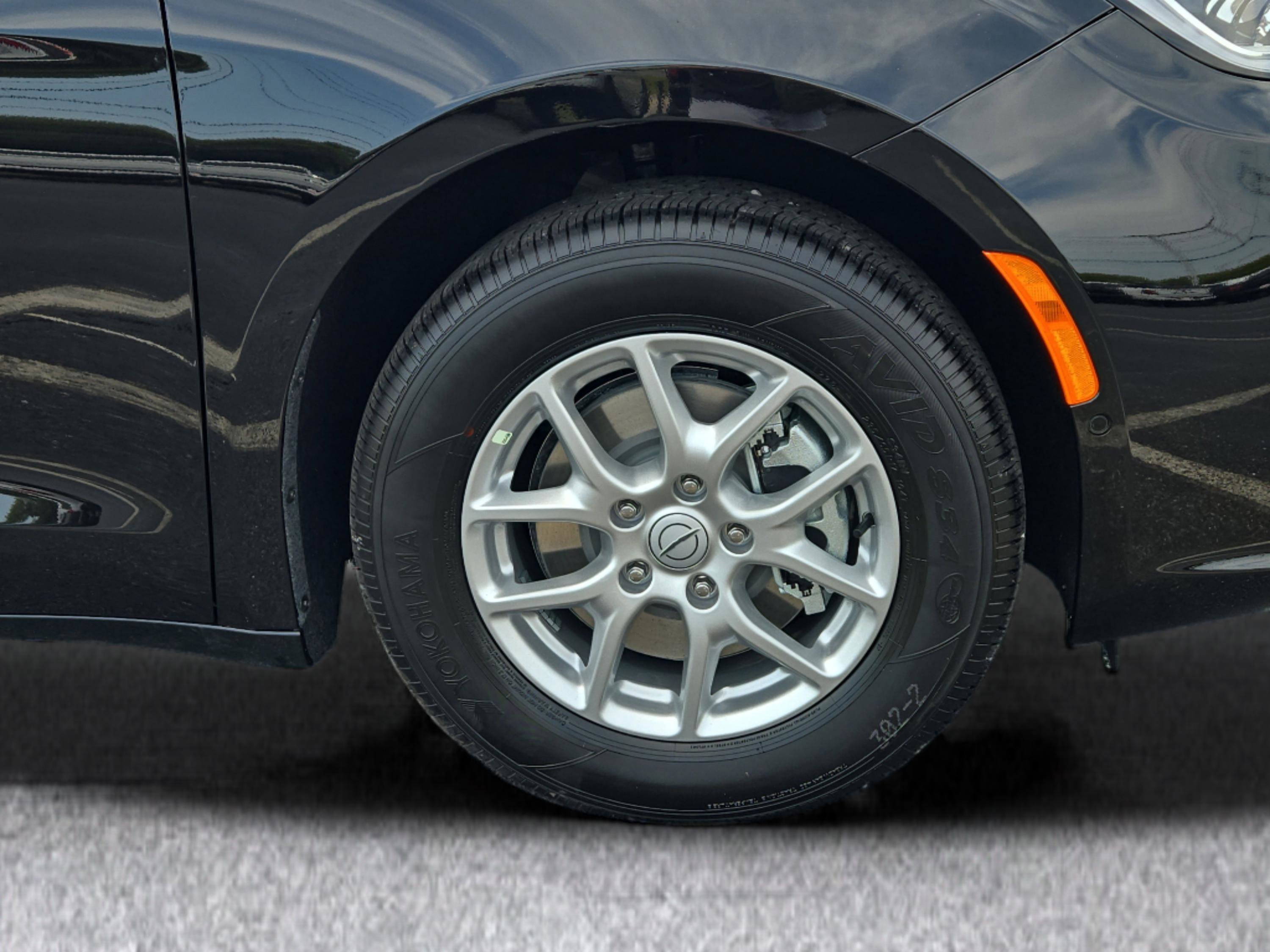 New 2026 Chrysler Pacifica Select image 28