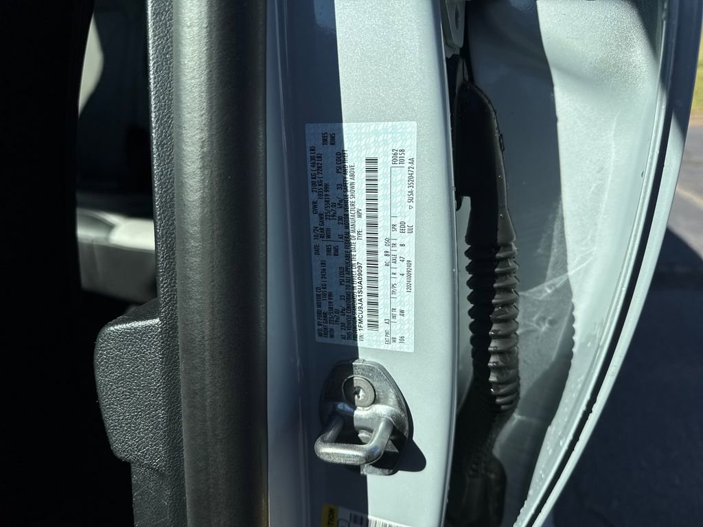 Used 2025 Ford Escape Platinum w/ Premium Technology Package image 21