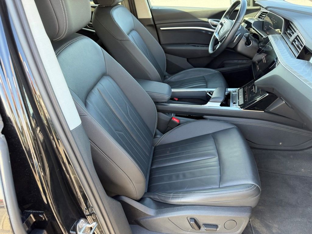 Certified 2022 Audi e-tron Premium w/ Convenience Plus Package image 14