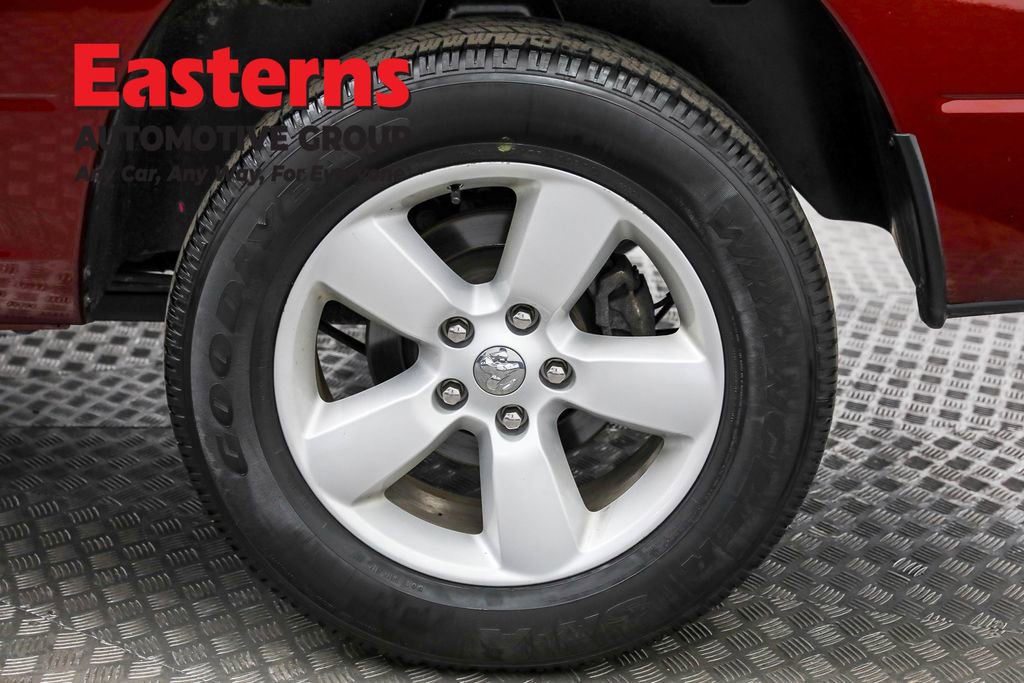 Used 2024 RAM 1500 Classic SLT image 32