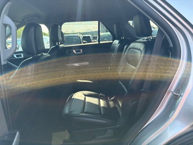 Used 2024 Ford Explorer XLT w/ Equipment Group 202A AWD/4WD image 45