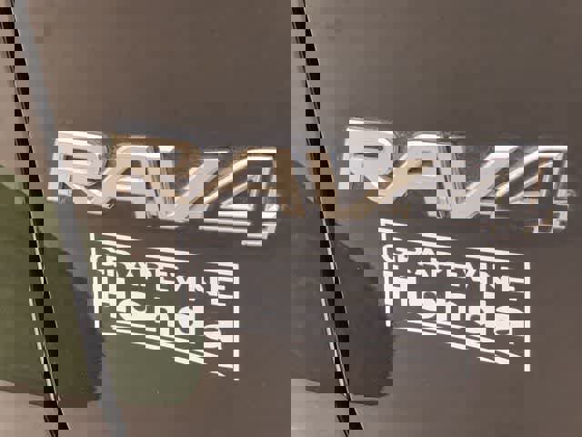 Used 2024 Toyota RAV4 XLE w/ Convenience Package image 8