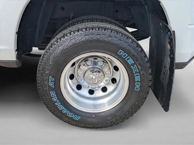 Used 2025 RAM 3500 Tradesman w/ Chrome Appearance Group AWD/4WD image 8