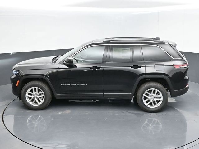 Used 2024 Jeep Grand Cherokee Laredo X image 34