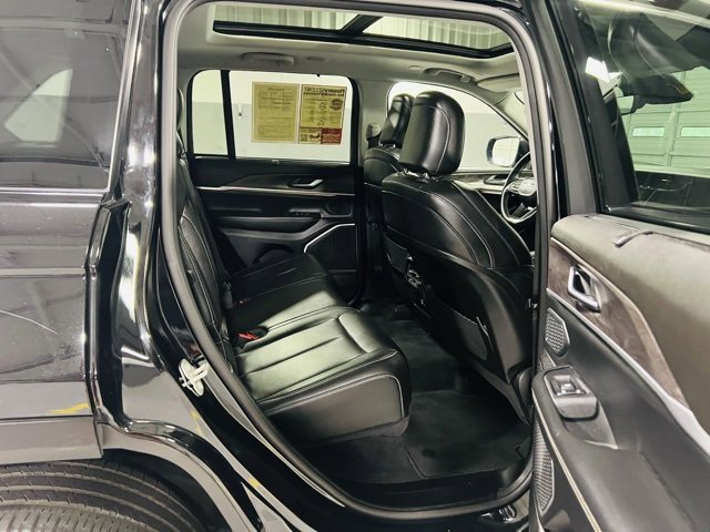 Used 2023 Jeep Grand Cherokee 4WD 4xe w/ Luxury Tech Group II image 36