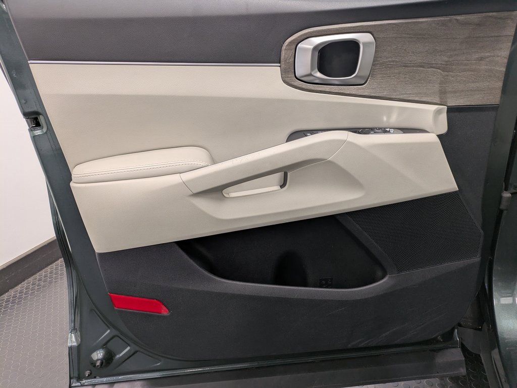 Used 2022 Kia Sorento S w/ Panoramic Sunroof Package image 8