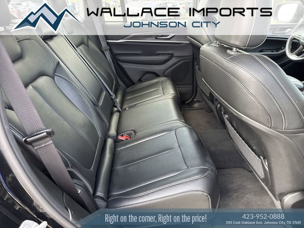 Used 2024 Jeep Grand Cherokee Limited AWD/4WD image 43