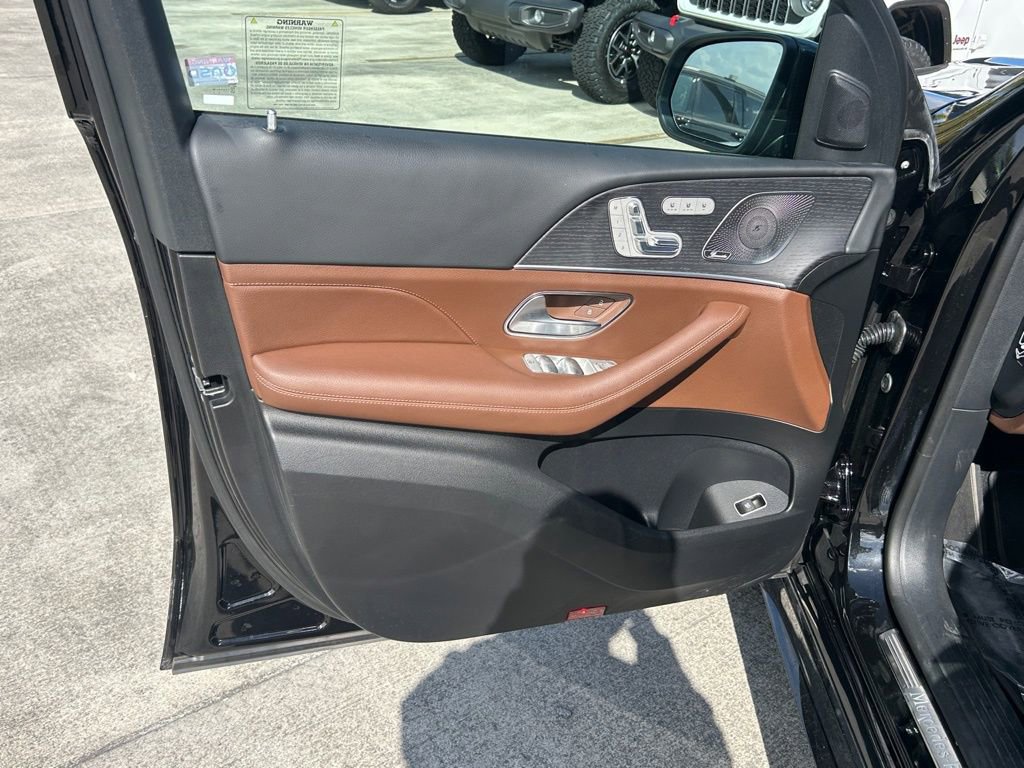 Used 2024 Mercedes-Benz GLS 450 4MATIC w/ AMG Line Exterior image 26
