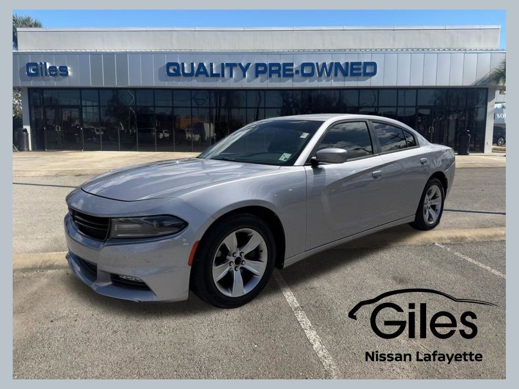 Used 2015 Dodge Charger SXT image 1