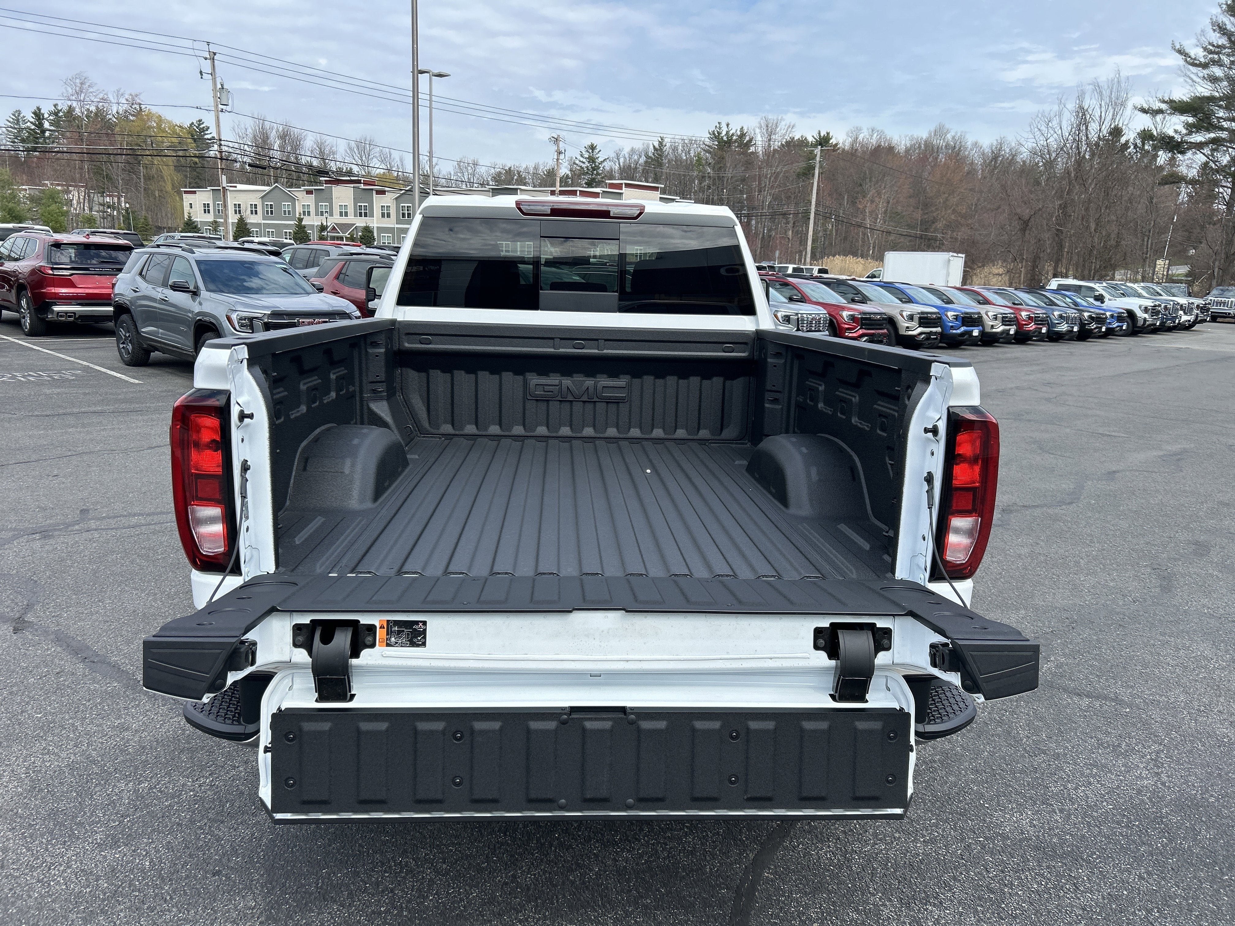 New 2026 GMC Sierra 2500 SLE w/ SLE Value Package; AWD/4WD image 10