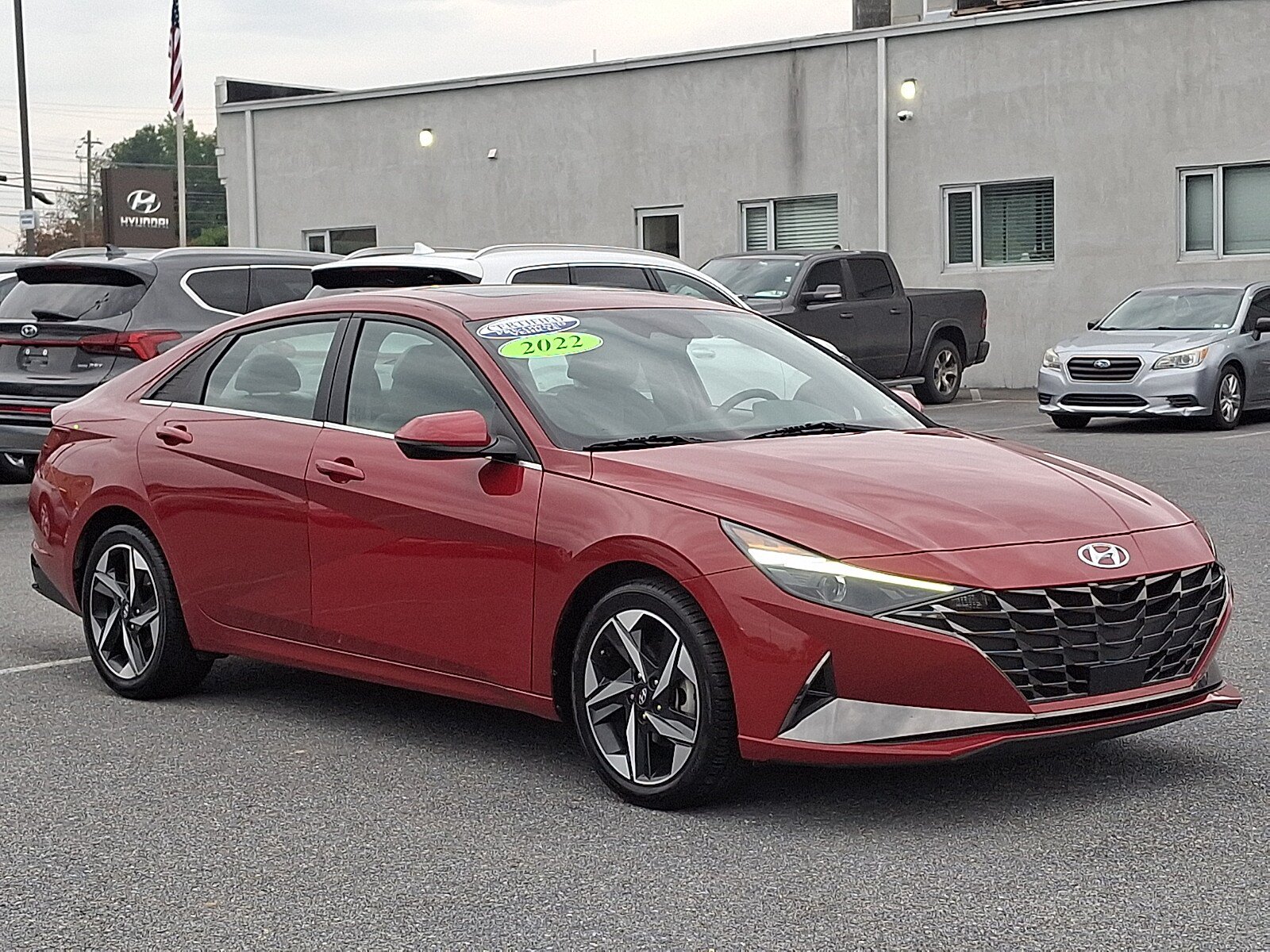 Certified 2022 Hyundai Elantra SEL w/ Convenience + Premium Package FWD image 3