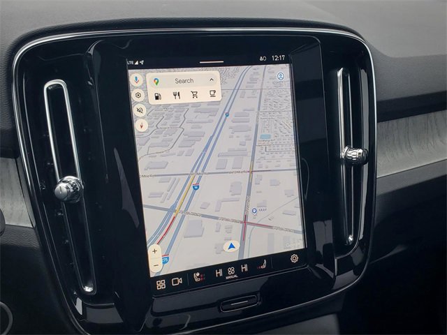 Used 2025 Volvo XC40 B5 Core image 24