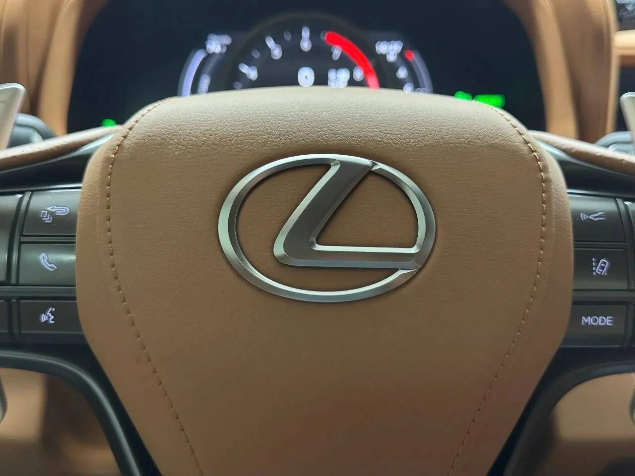 Used 2023 Lexus LC 500h w/ Dynamic Handling Package RWD image 22