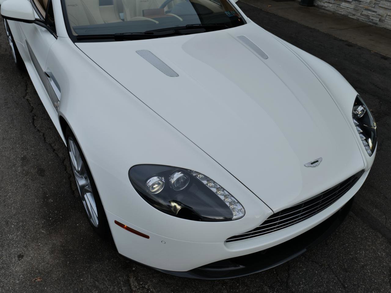 Used 2015 Aston Martin V8 Vantage S image 71