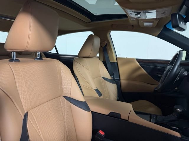 Certified 2025 Lexus ES 300h w/ Technology Package FWD image 18