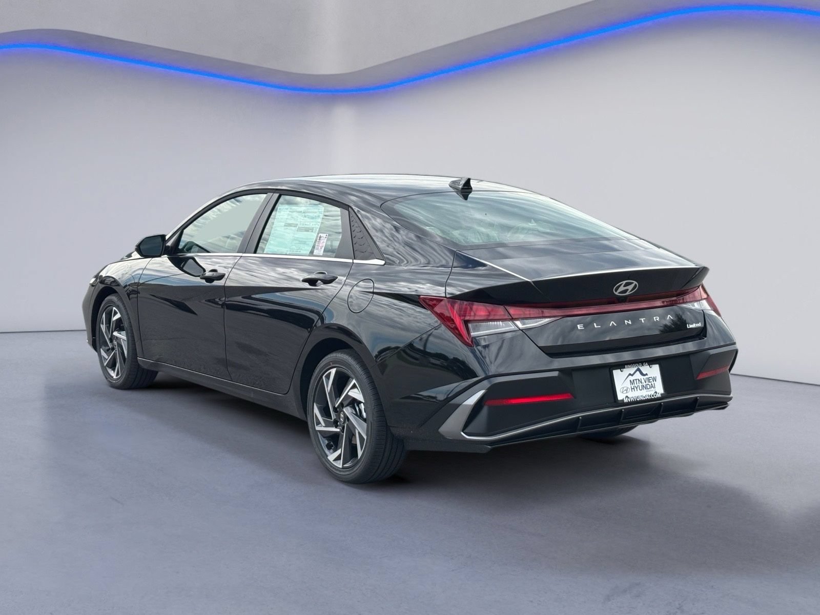 New 2026 Hyundai Elantra Limited FWD image 3