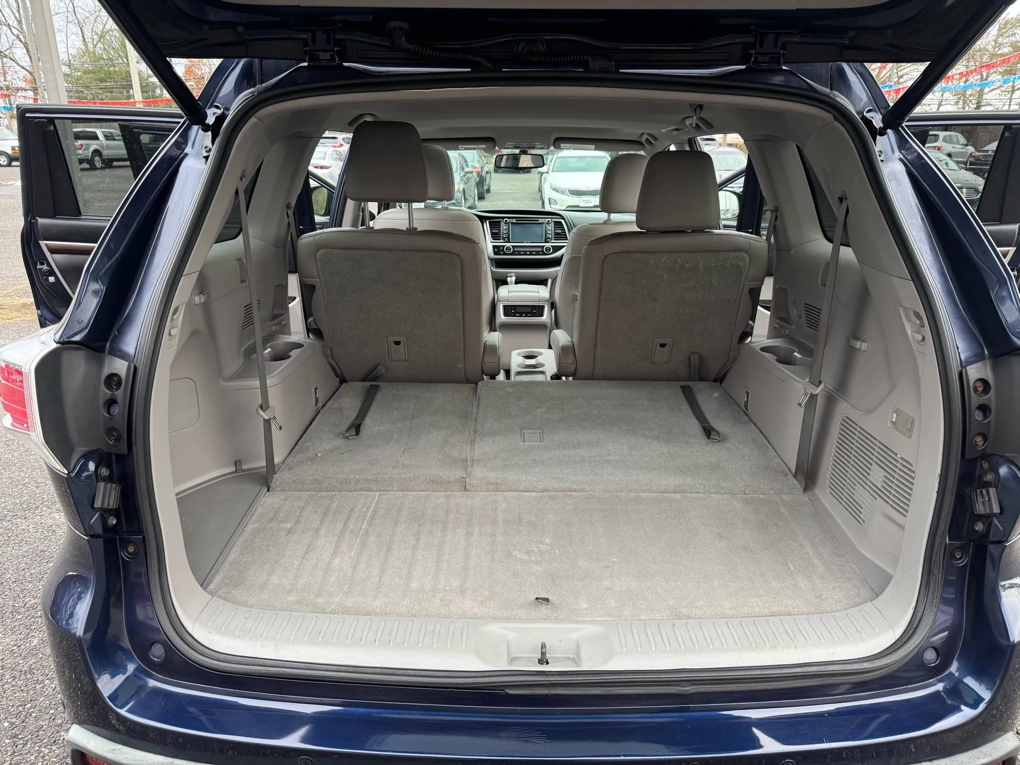 Used 2014 Toyota Highlander Limited w/ Preferred Accessory Package image 12