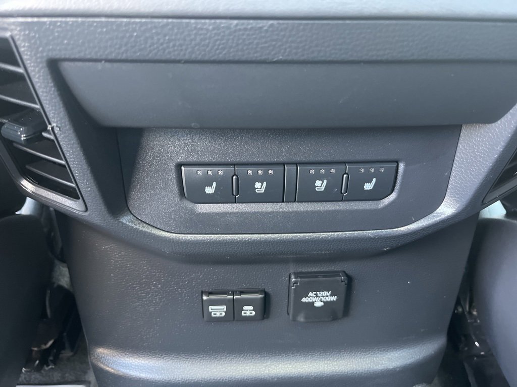 Used 2022 Toyota Tundra Platinum image 12