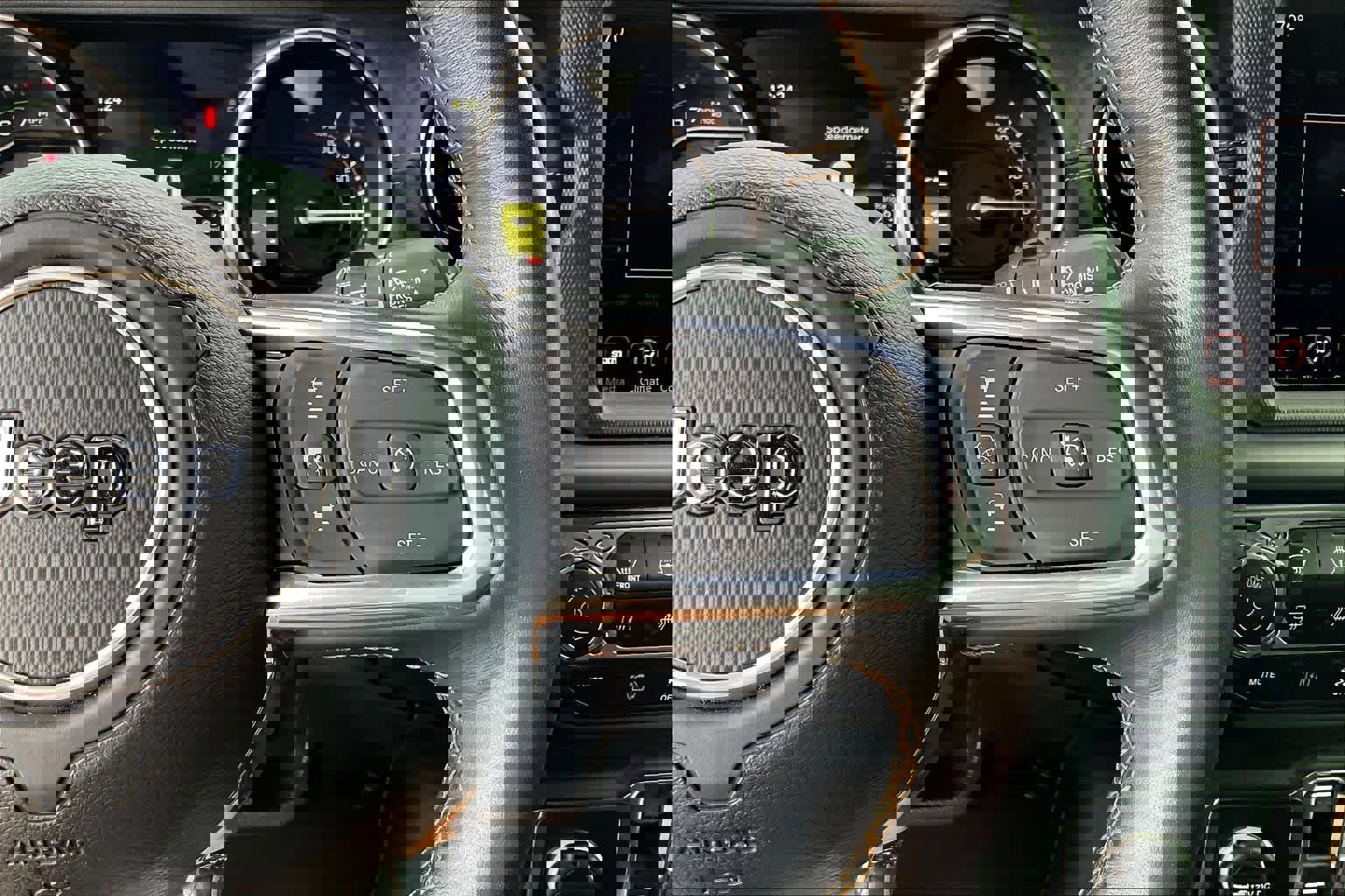 Used 2023 Jeep Wrangler Unlimited Sahara image 18