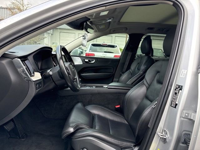 Used 2018 Volvo XC60 T6 Inscription w/ Luxury Seat Package image 17