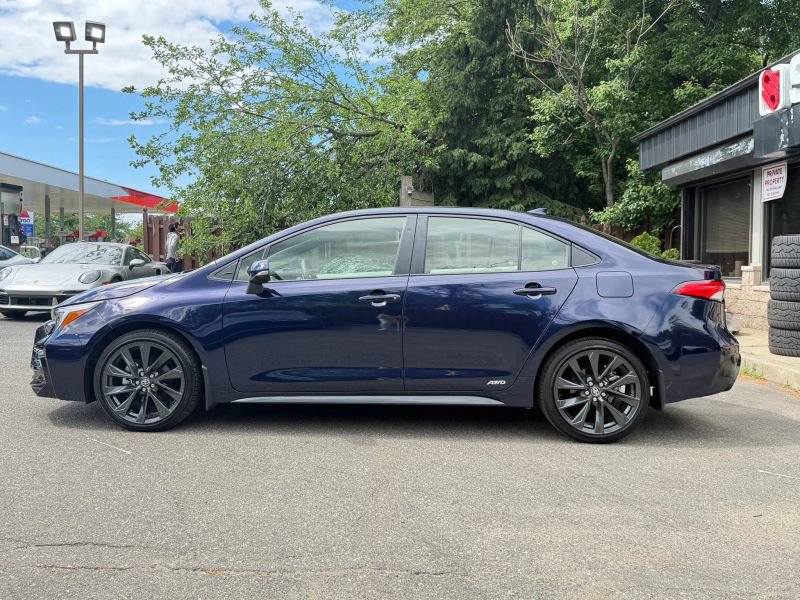 Used 2024 Toyota Corolla SE AWD/4WD image 9