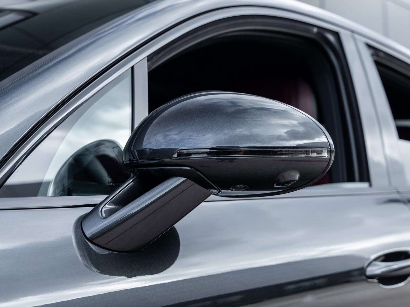 Certified 2026 Porsche Macan AWD/4WD image 18