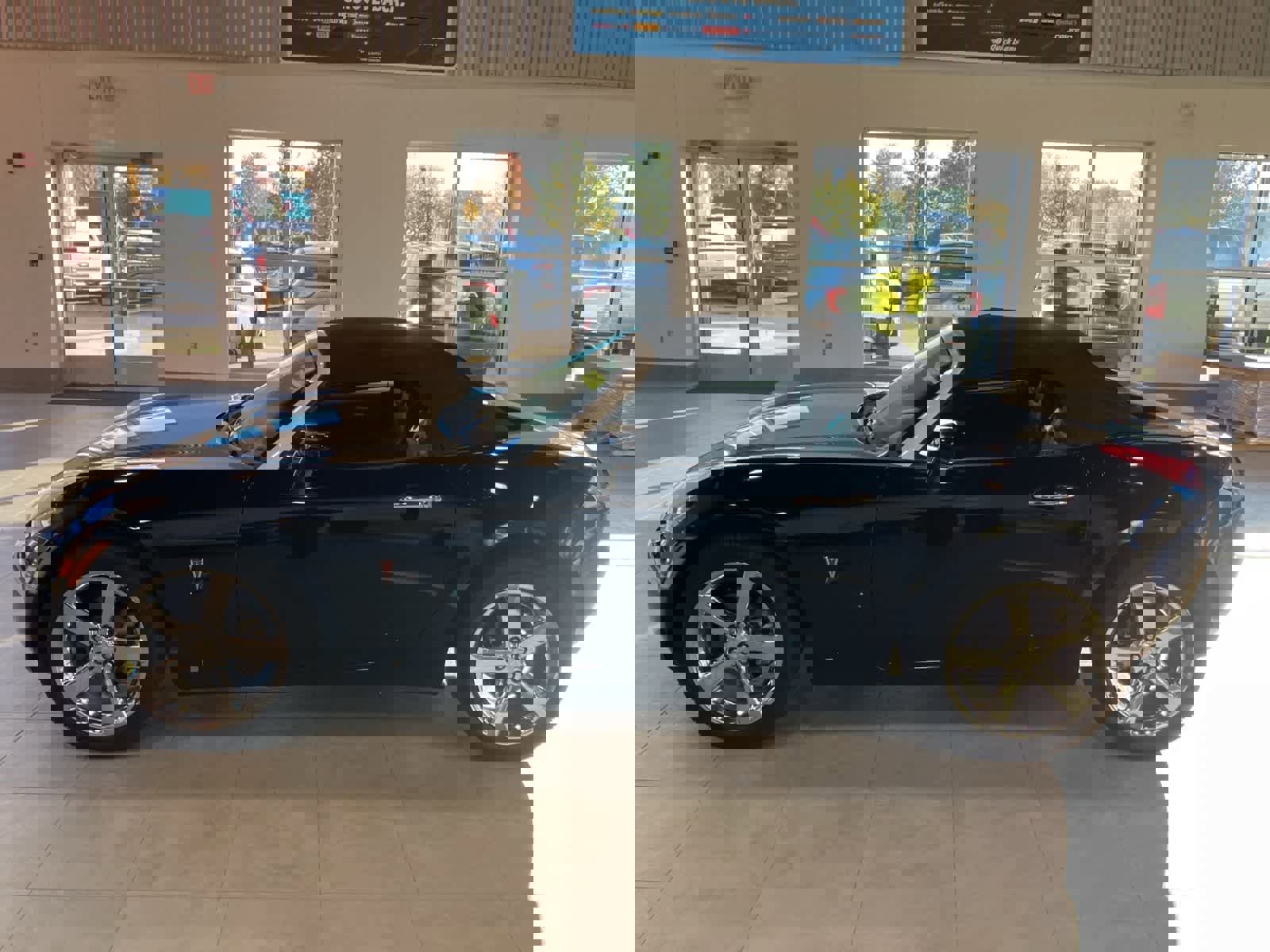 Used 2007 Pontiac Solstice Convertible w/ Premium Package image 19