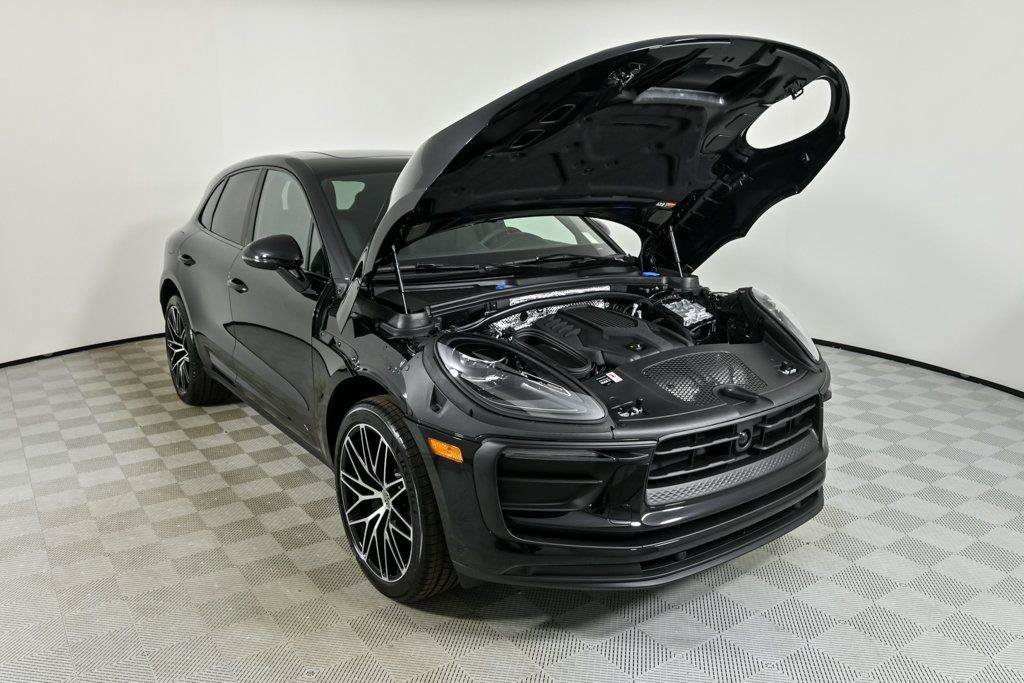 New 2026 Porsche Macan AWD/4WD image 33
