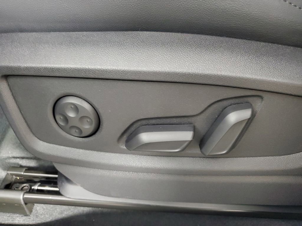 Used 2025 Audi Q5 2.0T Premium image 21