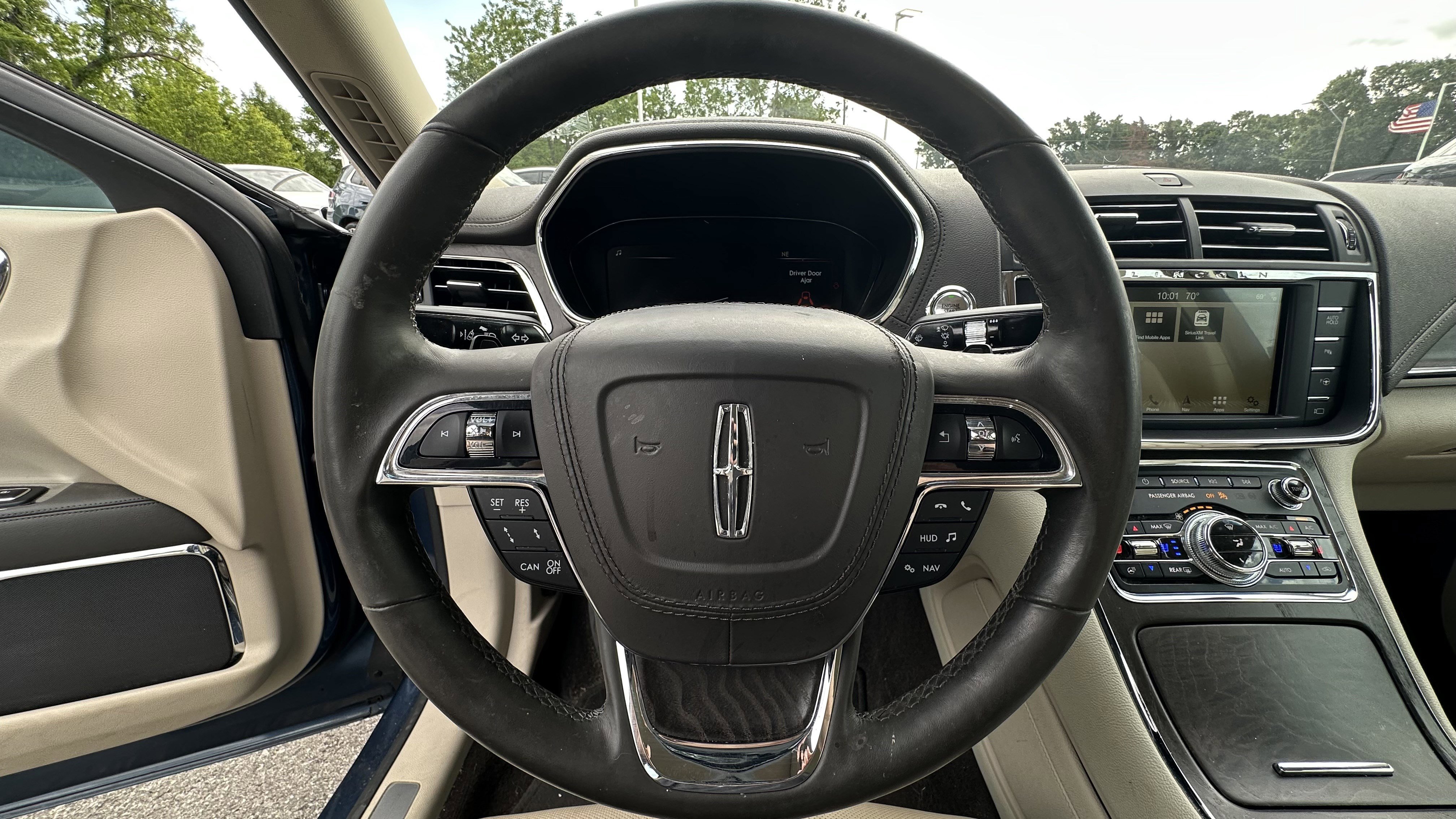 Used 2018 Lincoln Continental Reserve AWD/4WD image 19