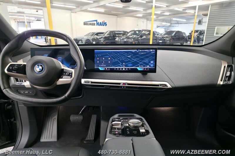 Used 2024 BMW iX xDrive50 w/ Premium Package AWD/4WD image 24