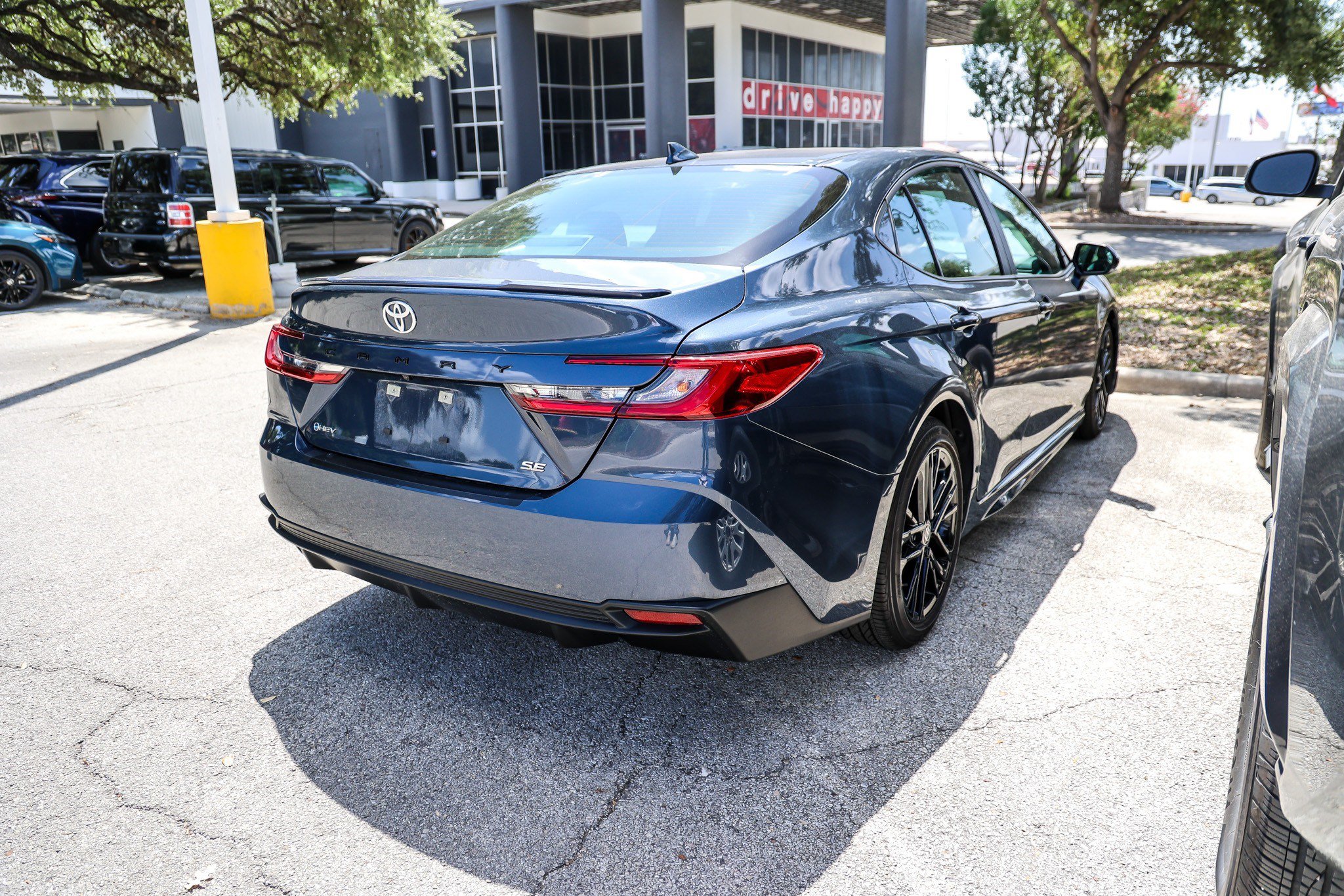 Used 2026 Toyota Camry SE w/ Multimedia Upgrade Package FWD image 8