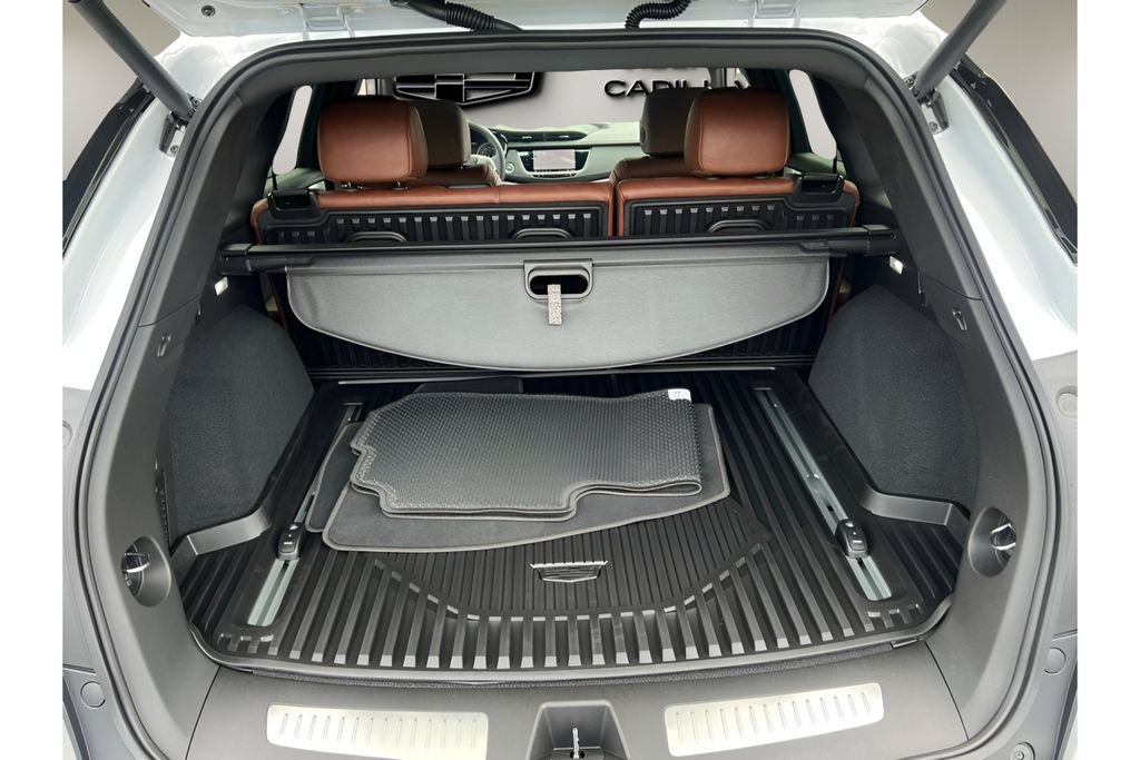 New 2026 Cadillac XT5 Premium Luxury w/ LPO, Floor Liner Package FWD image 15